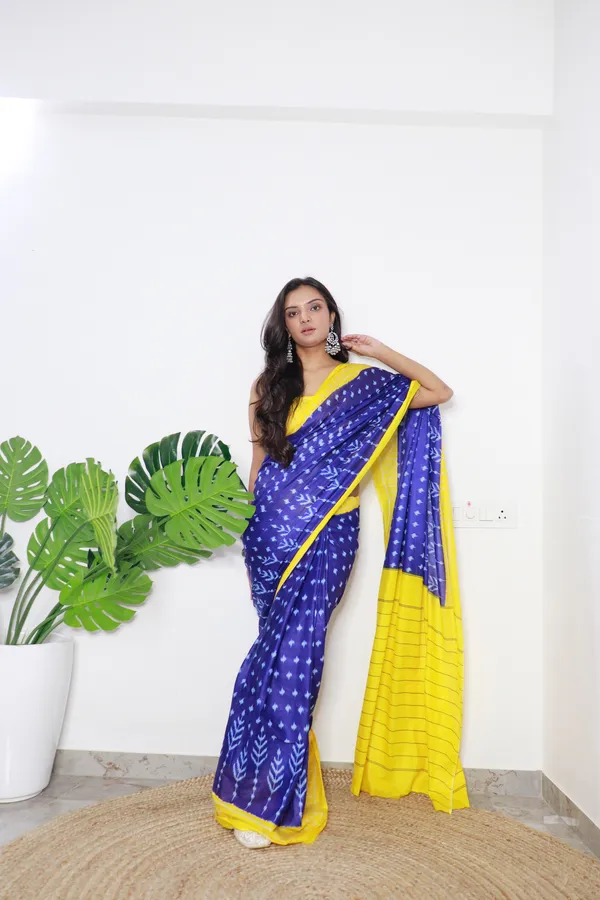 HANDICRAFT_WOMEN'S_Ikkat_PRINT_PURE_SOFT_COTTON_SAREE_WITH_BLOUSE_PIECE_With_Blouse_Piece